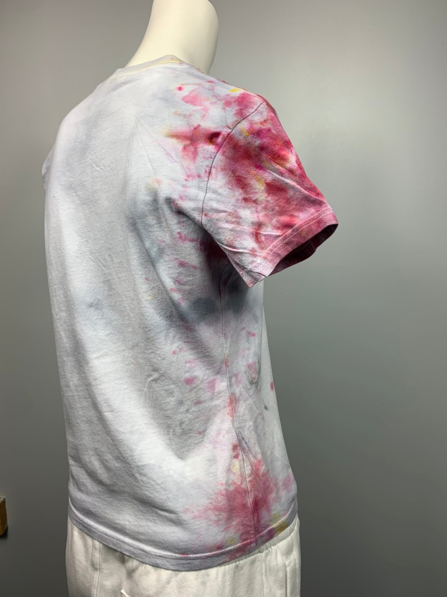 261 Medium V-Neck Razzle Dazzle Grey