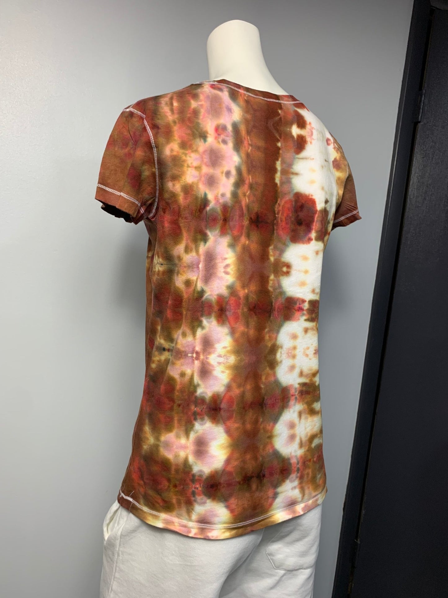 201 Women's V-Neck Large Chocolate Brown and White Tie Dye Shirt - Merlscreations