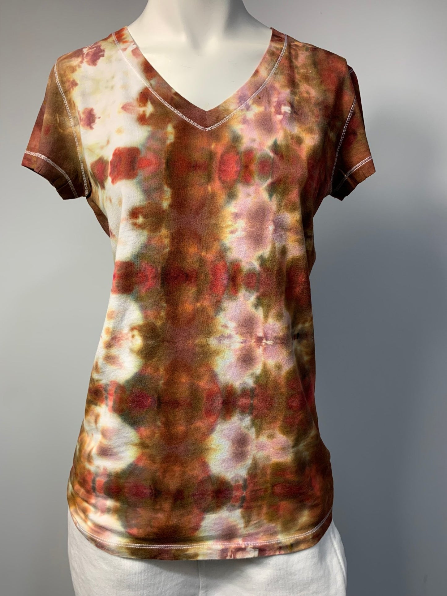 201 Women's V-Neck Large Chocolate Brown and White Tie Dye Shirt - Merlscreations