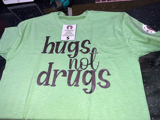 Hugs not drugs T-shirt - Merlscreations