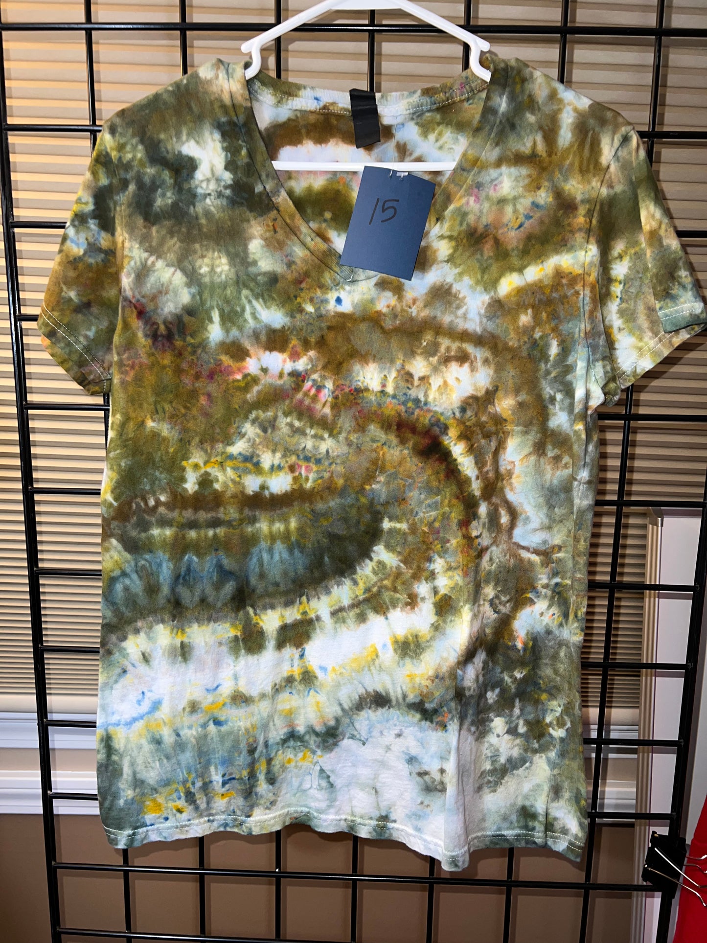 15 Large Earthy Spiral V-Neck Womens