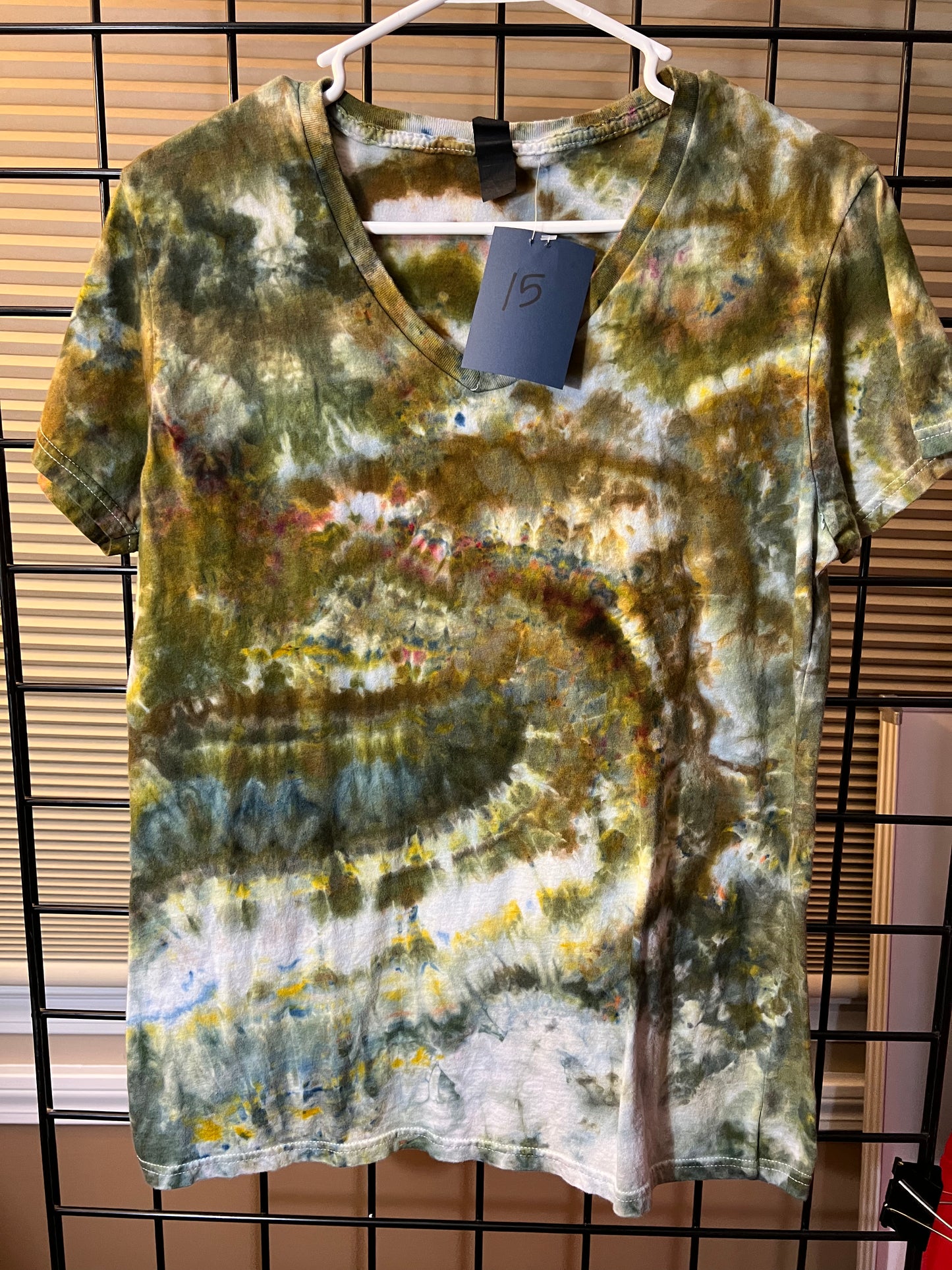 15 Large Earthy Spiral V-Neck Womens