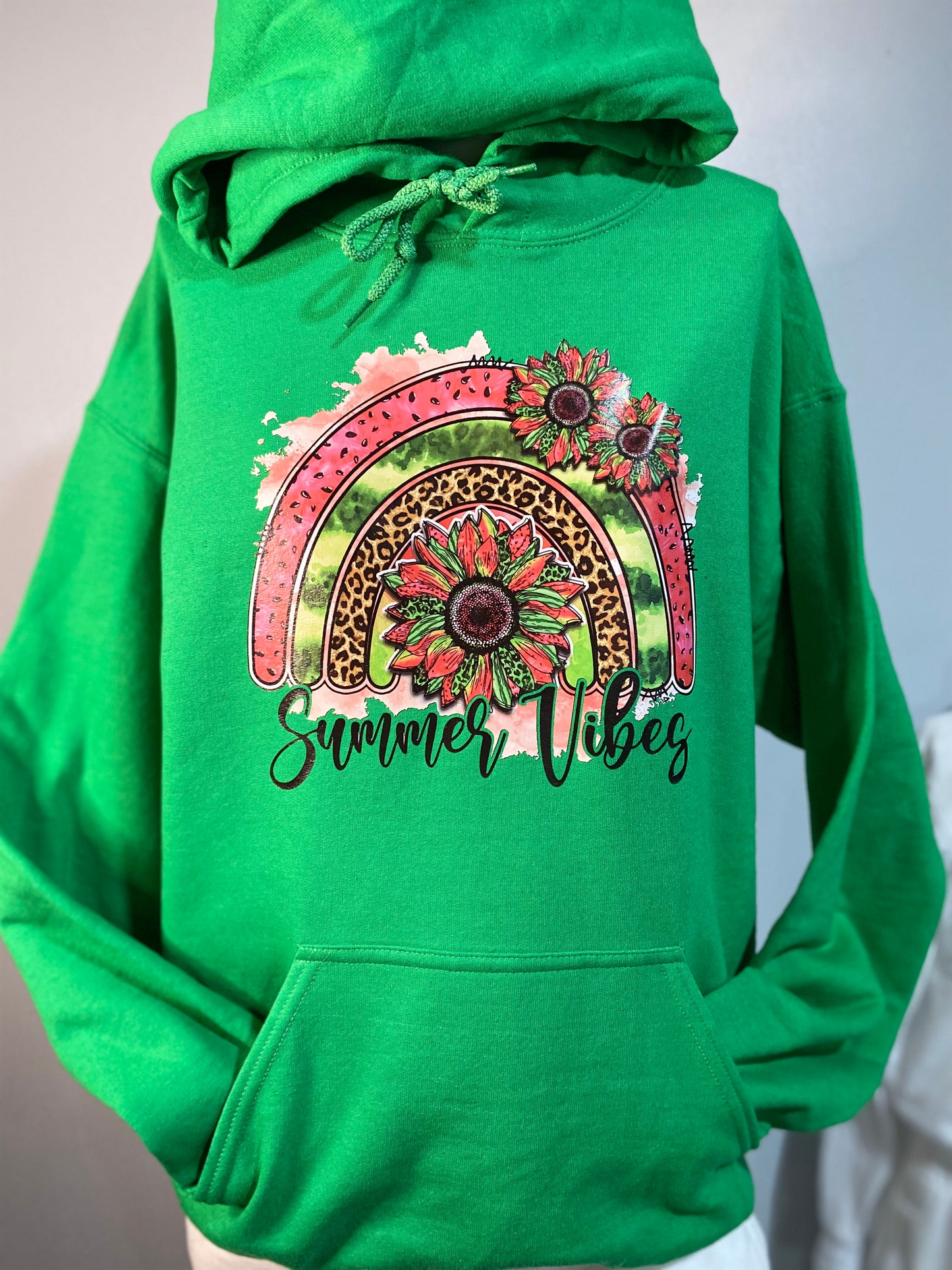 SUMMER VIBES SWEATSHIRT