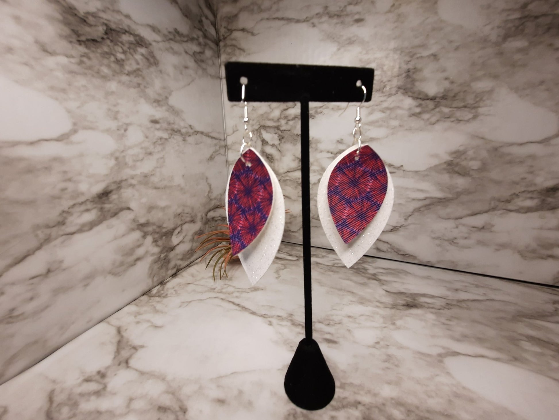 Red white and firework earrings - Merlscreations